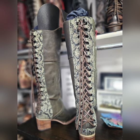 Freebird by Steven Catrina size 6 olive leather lace up boot - Picture 3 of 5